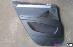 Обшивка двери задн. лев. (51 Оснащение Кузов) 51429176431